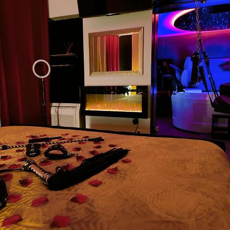 La Loveroom Bdsm De Nice " La Chambre Luxe Des Desirs " מראה חיצוני תמונה