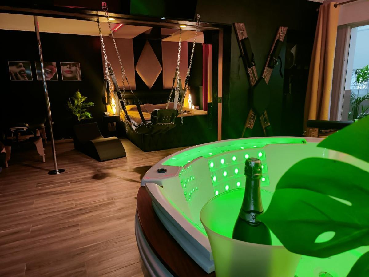 La Loveroom Bdsm De Nice " La Chambre Luxe Des Desirs " מראה חיצוני תמונה