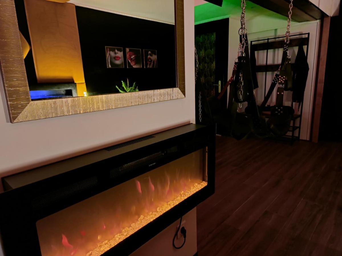 La Loveroom Bdsm De Nice " La Chambre Luxe Des Desirs " מראה חיצוני תמונה
