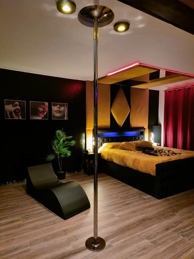 La Loveroom Bdsm De Nice " La Chambre Luxe Des Desirs " מראה חיצוני תמונה